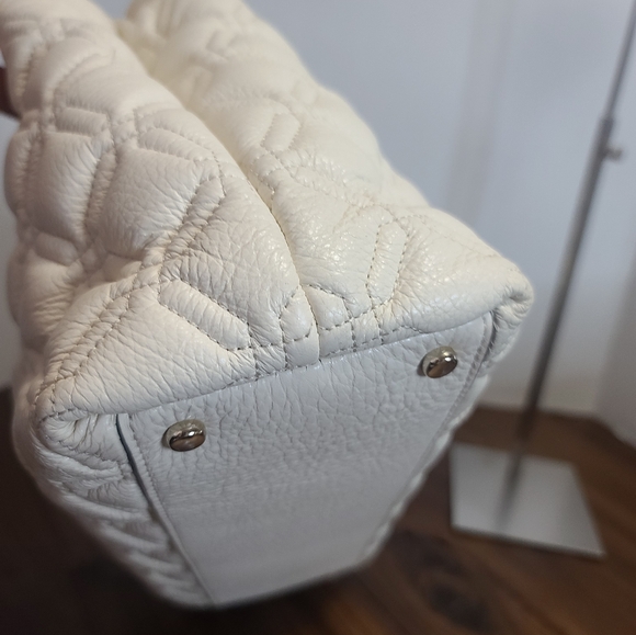 💥FLASH SALE!Kate Spade New York Cream Quilted Handbag EXCELLENT COND - Picture 8 of 12